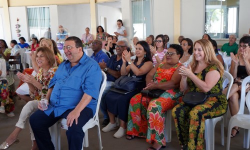 Centro de Alzheimer de VR completa 10 anos e festeja aniversário de usuária